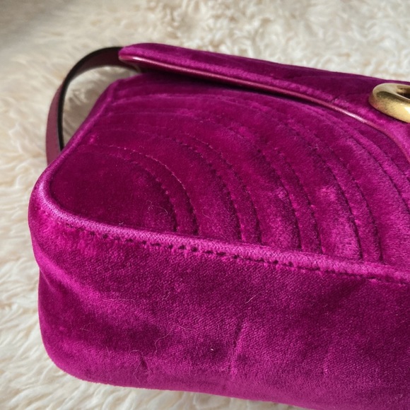 Gucci  GG Metelasse Marmont Small Velvet Shoulder Bag - Picture 13 of 13